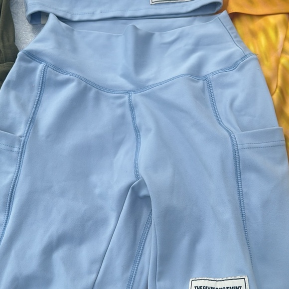 The giving movement top and bottom shorts - Picture 2 of 2